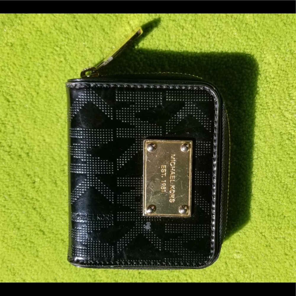 Micheal Kors mini wallet